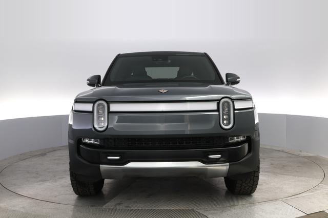 2023 Rivian R1T — photo 9 of 21