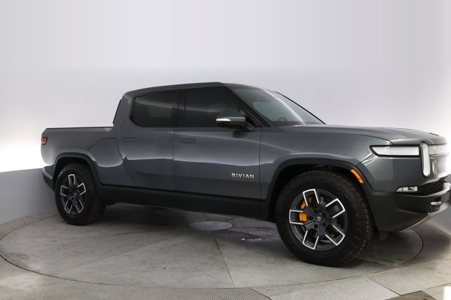 2023 Rivian R1T — photo 11 of 21