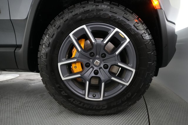 2023 Rivian R1T — photo 15 of 21