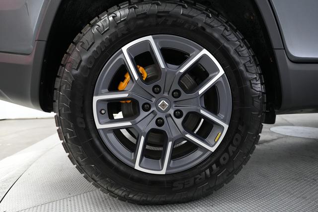 2023 Rivian R1T — photo 7 of 21