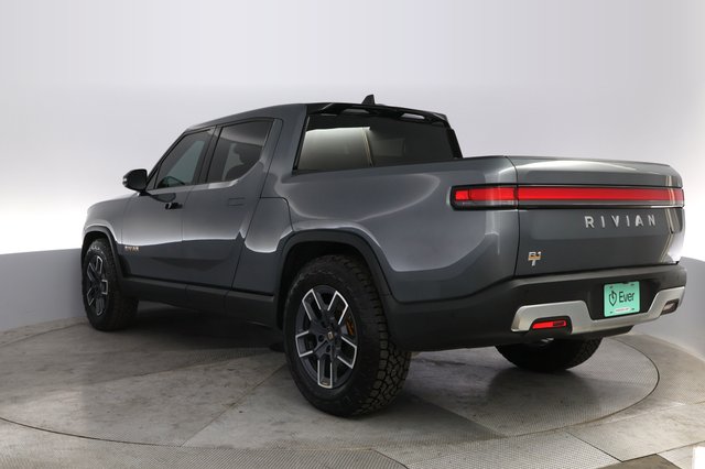 2023 Rivian R1T — photo 13 of 21
