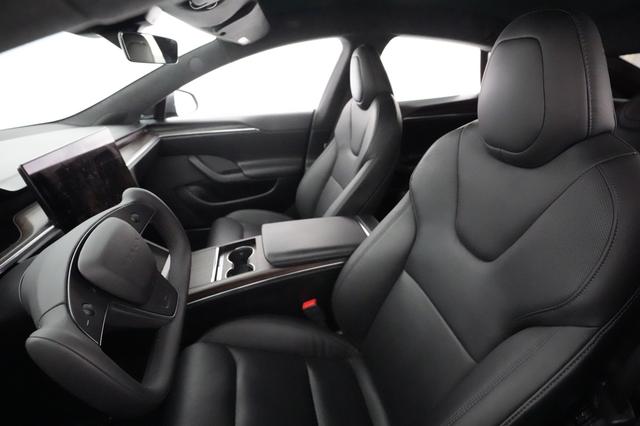 2023 Tesla Model S — photo 3 of 22