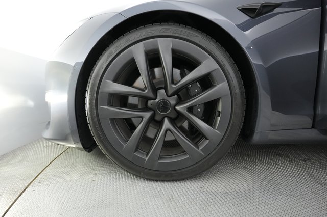 2023 Tesla Model S — photo 7 of 22