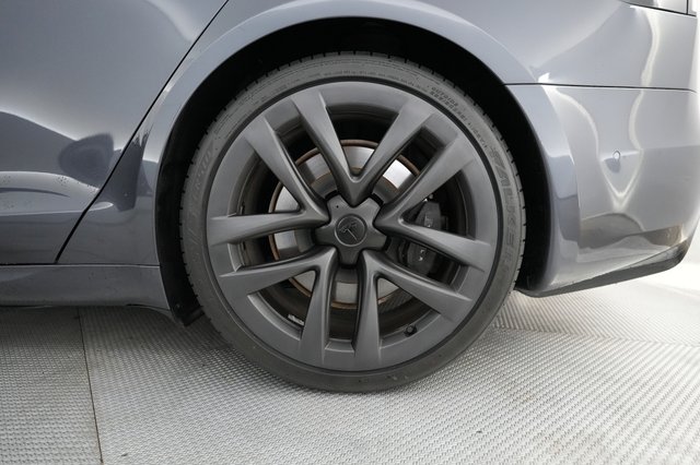 2023 Tesla Model S — photo 17 of 22