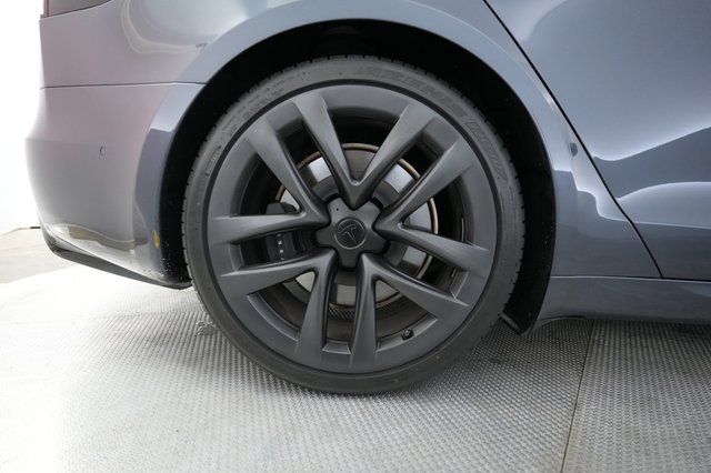 2023 Tesla Model S — photo 15 of 22