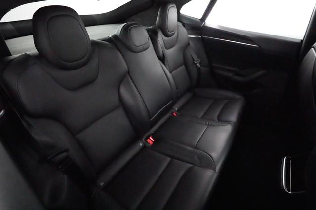 2023 Tesla Model S — photo 4 of 22