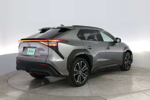 2023 Toyota bZ4X — photo 2 of 20