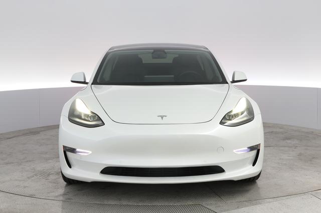 2022 Tesla Model 3 — photo 9 of 23