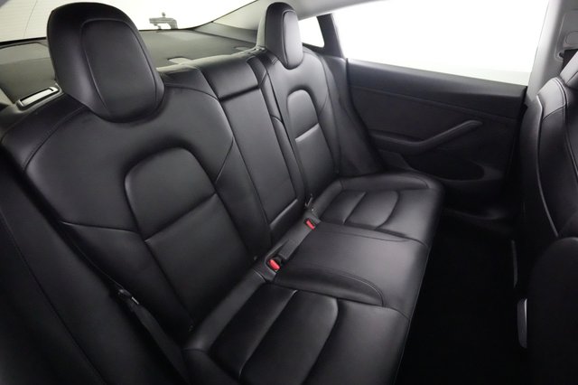 2022 Tesla Model 3 — photo 4 of 23