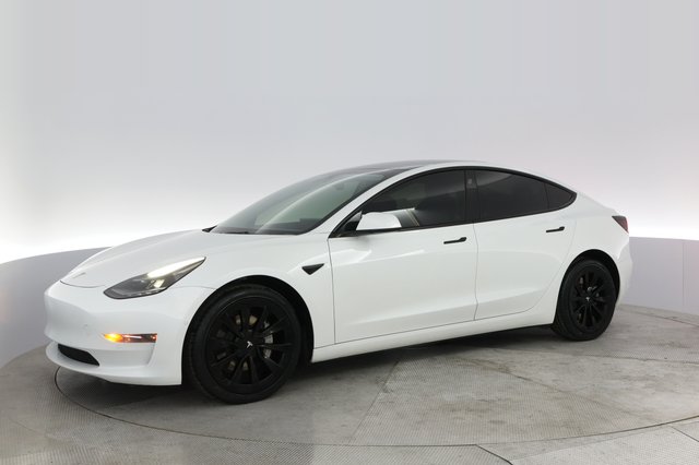 2022 Tesla Model 3 — photo 14 of 23