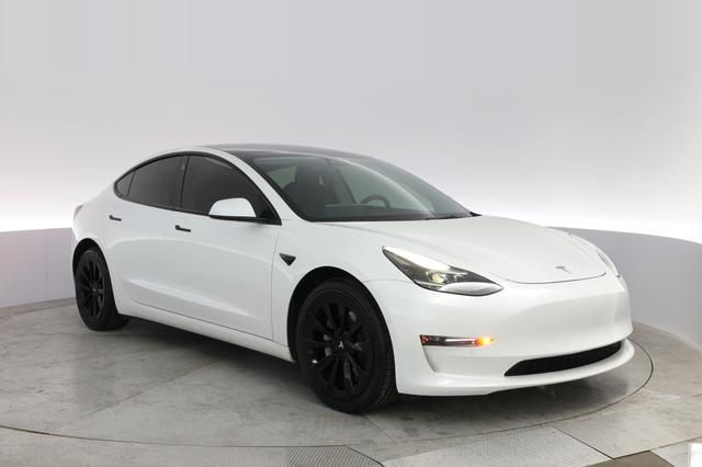 2022 Tesla Model 3 — photo 10 of 23