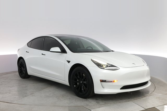 2022 Tesla Model 3 — photo 10 of 23