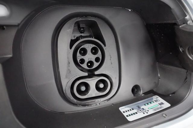2022 Volkswagen ID.4 — photo 8 of 20