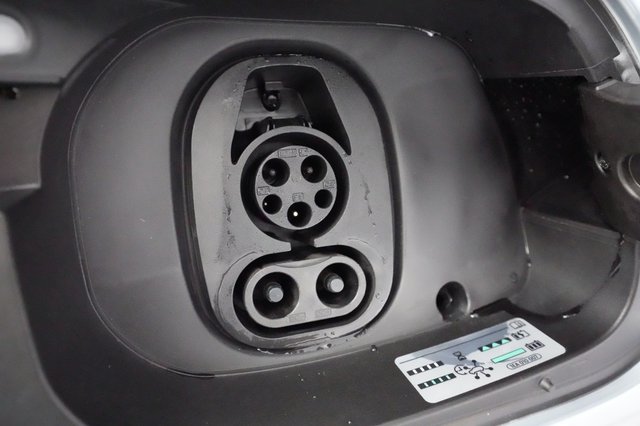 2022 Volkswagen ID.4 — photo 8 of 20