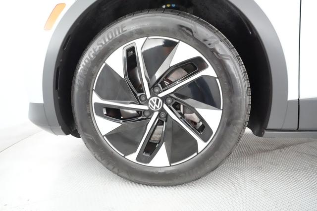 2022 Volkswagen ID.4 — photo 7 of 20