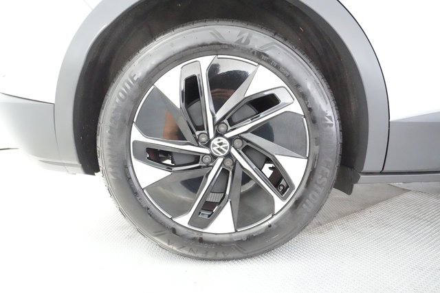 2022 Volkswagen ID.4 — photo 16 of 20
