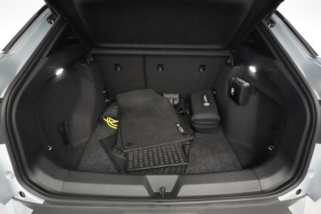 2022 Volkswagen ID.4 — photo 6 of 20