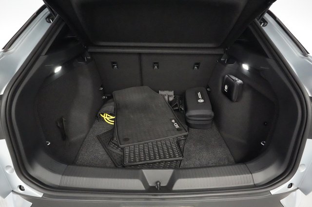 2022 Volkswagen ID.4 — photo 6 of 20