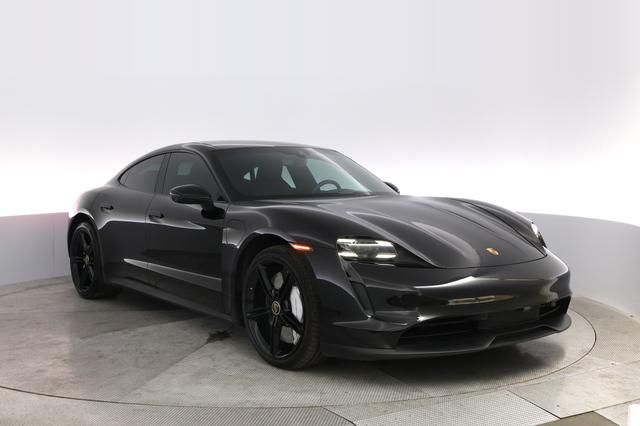 2020 Porsche Taycan — photo 10 of 22