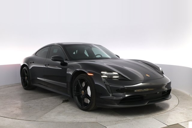 2020 Porsche Taycan — photo 10 of 22