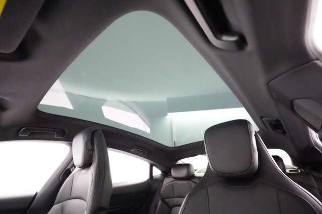 2020 Porsche Taycan — photo 19 of 22