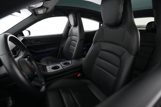 2020 Porsche Taycan — photo 3 of 22