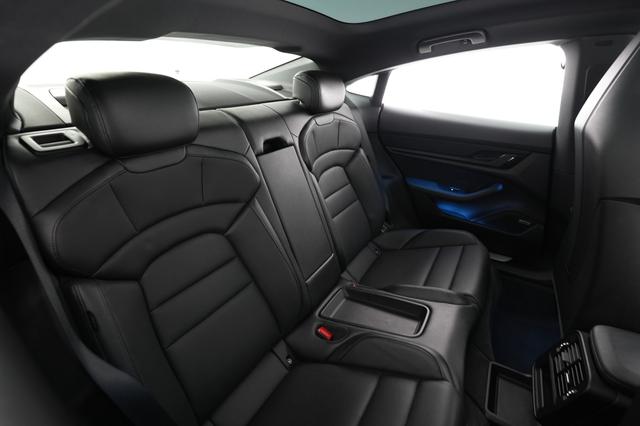 2020 Porsche Taycan — photo 4 of 22