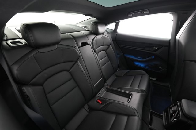 2020 Porsche Taycan — photo 4 of 22