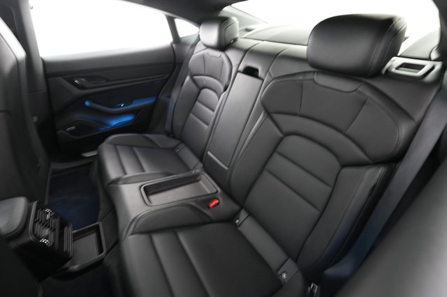 2020 Porsche Taycan — photo 18 of 22