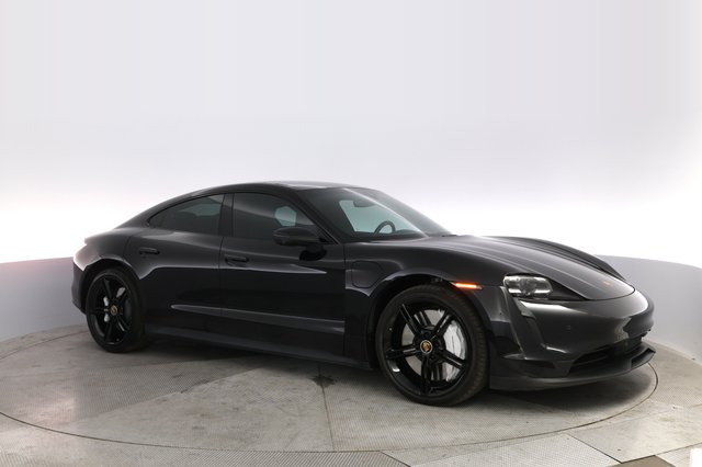 2020 Porsche Taycan — photo 11 of 22