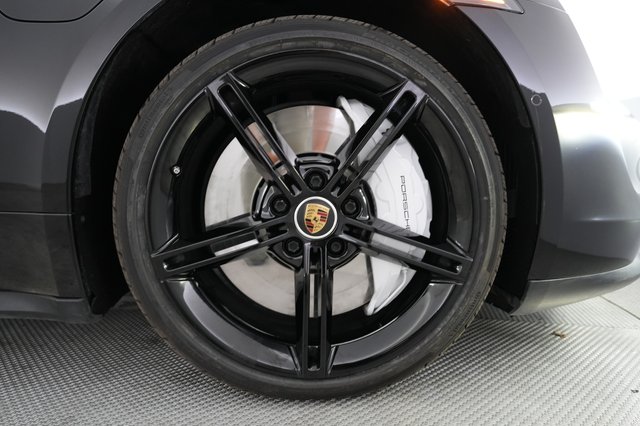2020 Porsche Taycan — photo 7 of 22