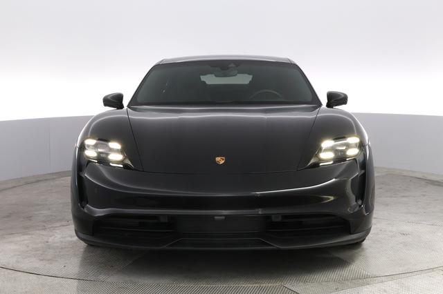 2020 Porsche Taycan — photo 9 of 22