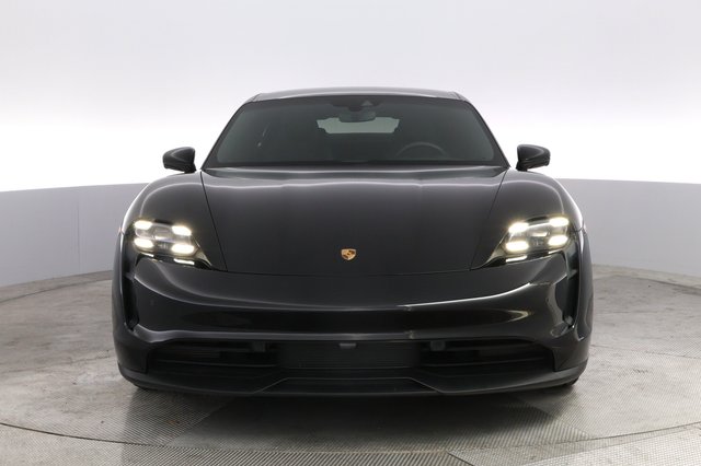 2020 Porsche Taycan — photo 9 of 22