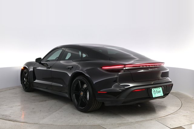 2020 Porsche Taycan — photo 13 of 22
