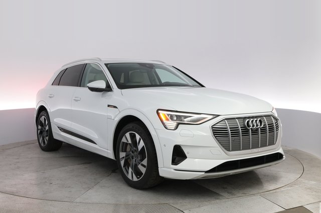 2021 Audi e-tron — photo 10 of 21