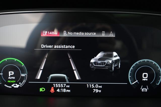 2021 Audi e-tron — photo 5 of 21