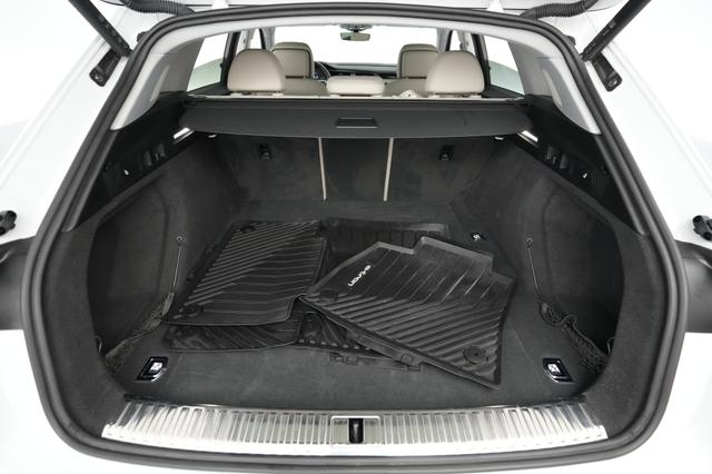 2021 Audi e-tron — photo 6 of 21