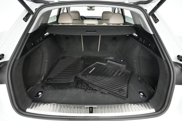 2021 Audi e-tron — photo 6 of 21