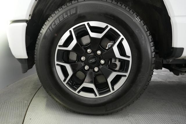 2022 Ford F-150 Lightning — photo 7 of 15