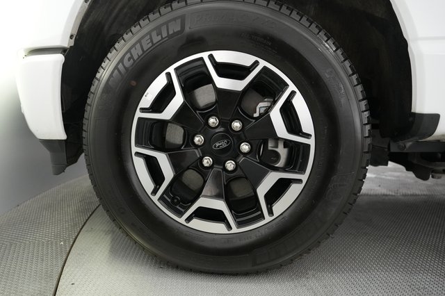 2022 Ford F-150 Lightning — photo 7 of 15