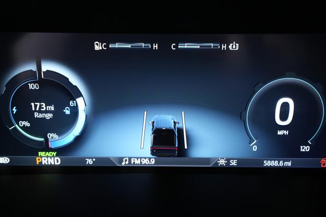 2022 Ford F-150 Lightning — photo 6 of 15