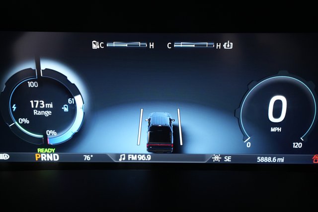 2022 Ford F-150 Lightning — photo 6 of 15