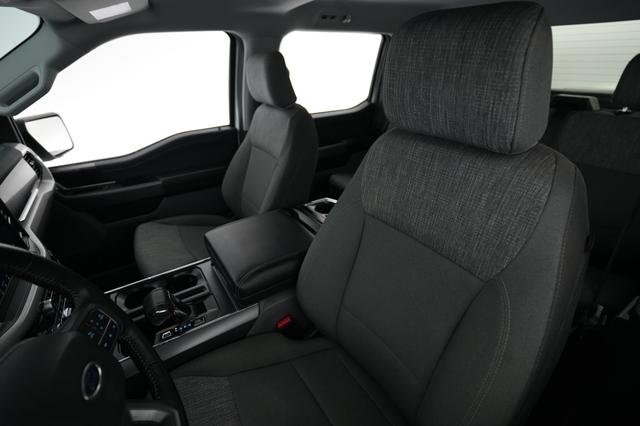 2022 Ford F-150 Lightning — photo 3 of 15