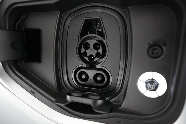 2024 Ford F-150 Lightning — photo 8 of 19