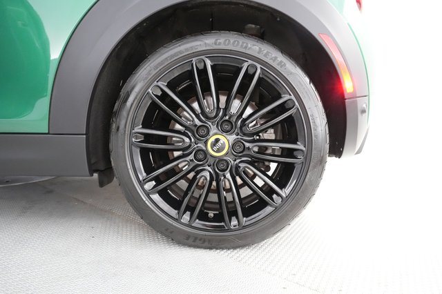 2024 MINI Cooper SE — photo 15 of 20