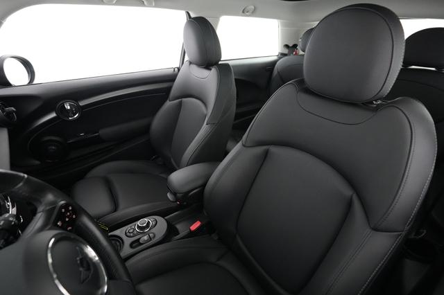 2024 MINI Cooper SE — photo 3 of 20