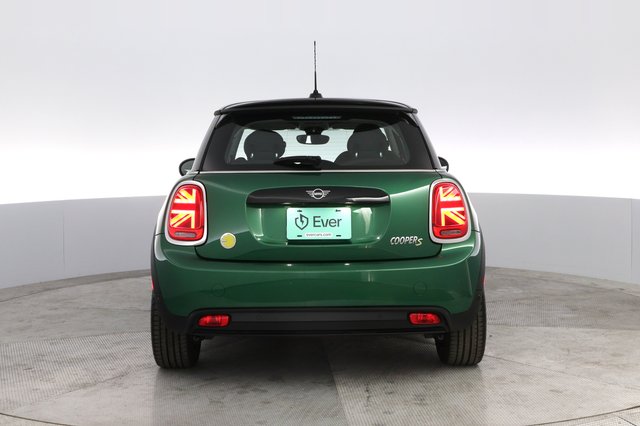 2024 MINI Cooper SE — photo 12 of 20