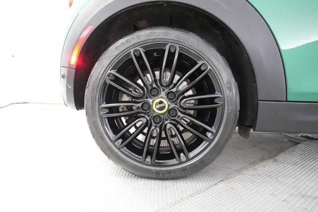 2024 MINI Cooper SE — photo 7 of 20