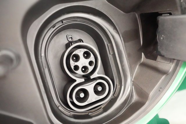 2024 MINI Cooper SE — photo 8 of 20