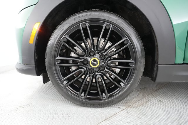 2024 MINI Cooper SE — photo 16 of 20